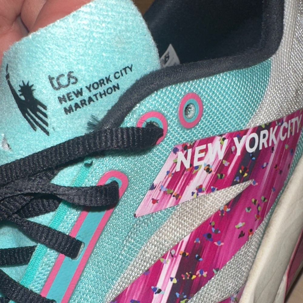 New Balance limited edition TCS NYC Marathon FuelCell SuperComp Elite v4 - Picture 8 of 10